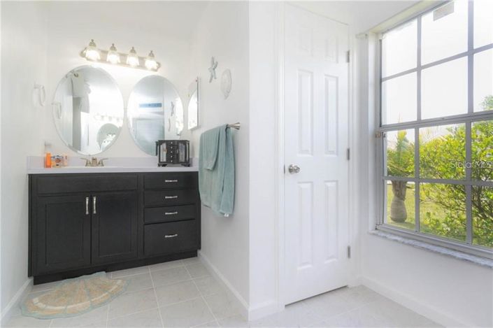 Image No.10-3 Bed House for sale