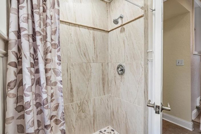 Image No.15-3 Bed House for sale