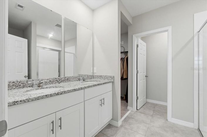 Image No.18-4 Bed House for sale