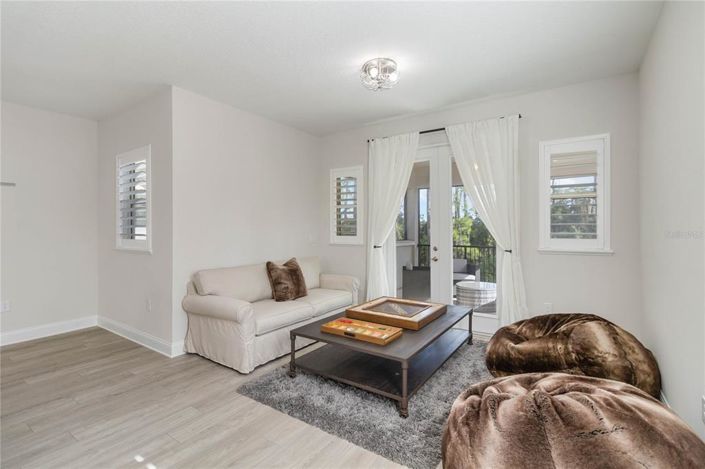 Image No.27-5 Bed House for sale