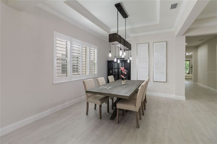 Image No.7-5 Bed House for sale