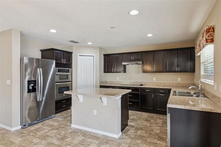 Image No.14-3 Bed House for sale