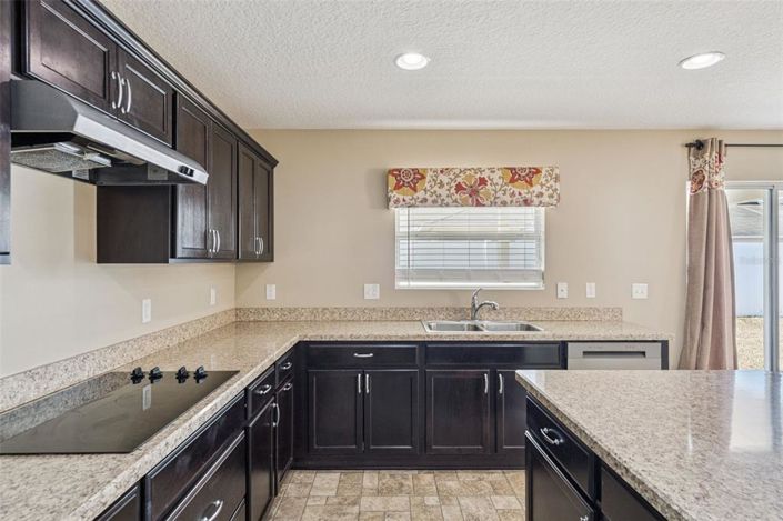 Image No.17-3 Bed House for sale