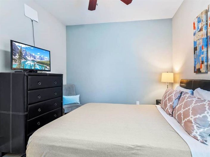 Image No.18-5 Bed House for sale