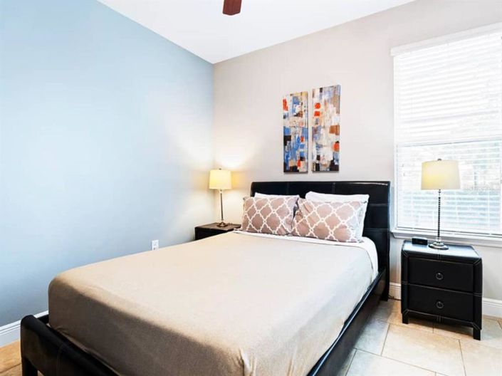 Image No.19-5 Bed House for sale