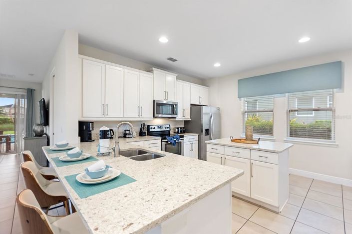 Image No.18-6 Bed House for sale