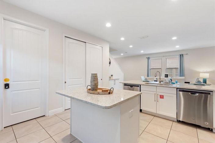 Image No.19-6 Bed House for sale