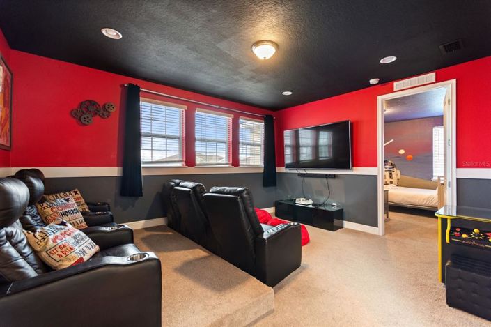 Image No.8-6 Bed House for sale