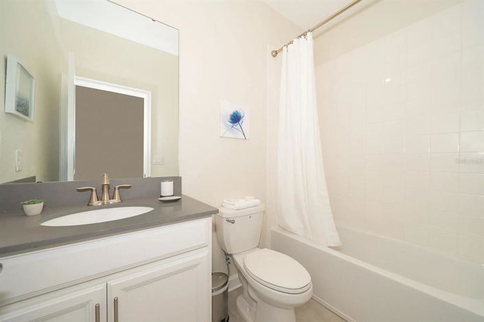 Image No.18-5 Bed House for sale