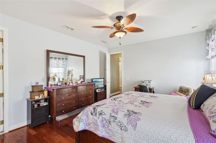 Image No.13-2 Bed House for sale