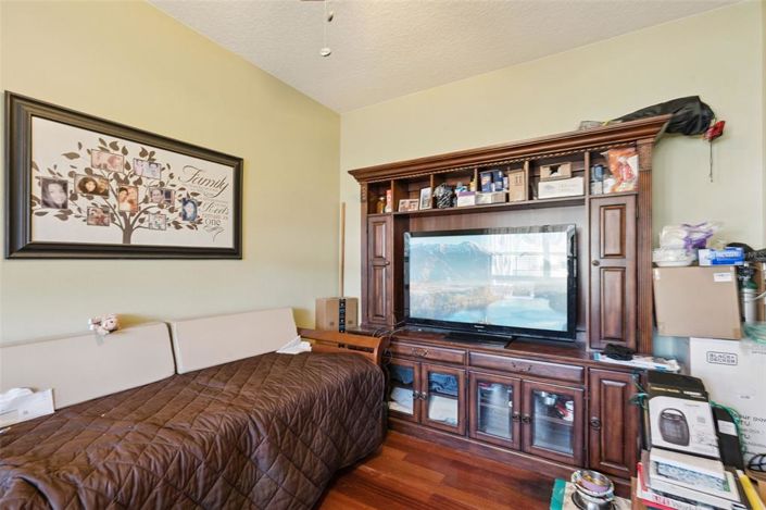 Image No.19-2 Bed House for sale