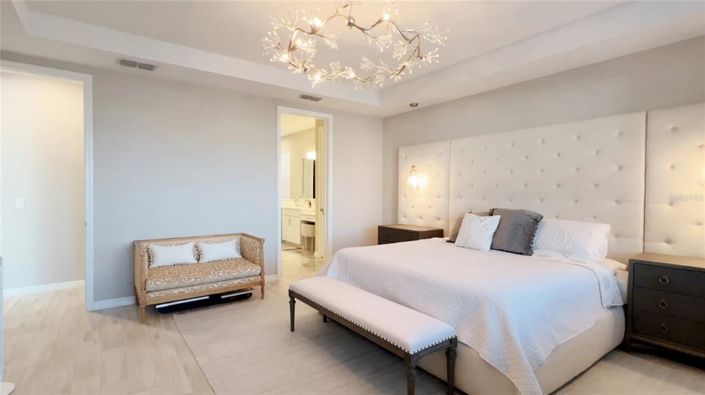 Image No.16-5 Bed House for sale