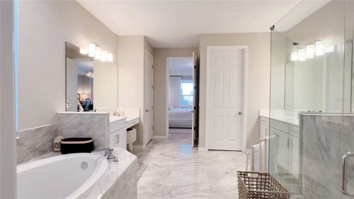 Image No.19-5 Bed House for sale