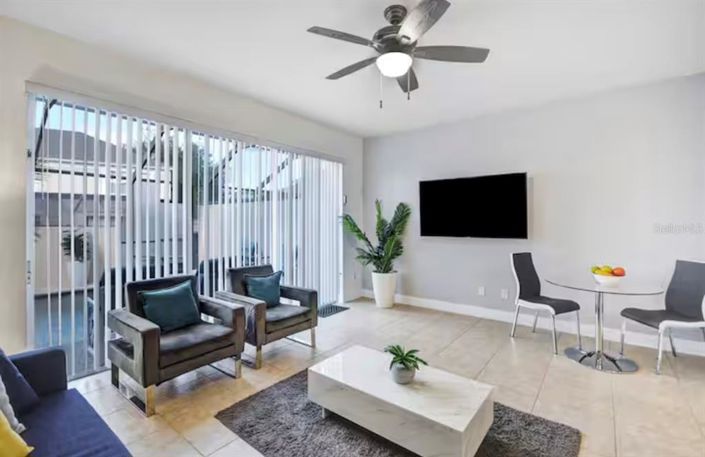 Image No.19-3 Bed Townhouse for sale