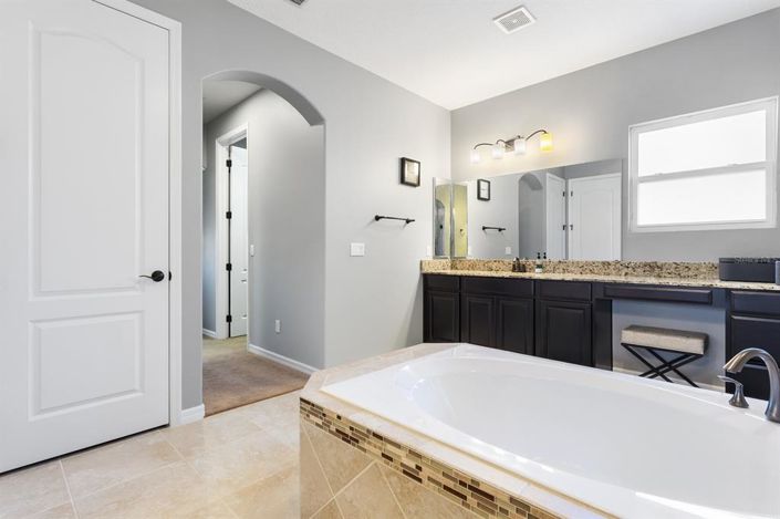 Image No.25-4 Bed House for sale