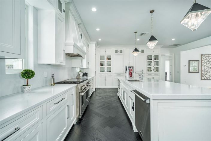 Image No.18-5 Bed House for sale