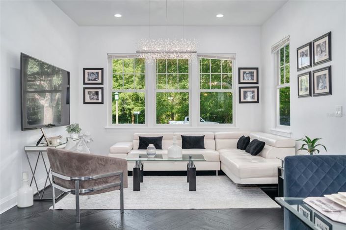 Image No.23-5 Bed House for sale