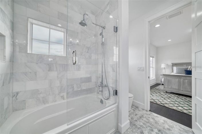 Image No.35-5 Bed House for sale