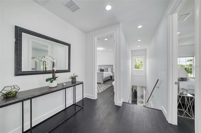 Image No.42-5 Bed House for sale