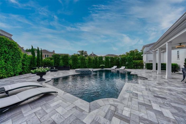 Image No.54-5 Bed House for sale