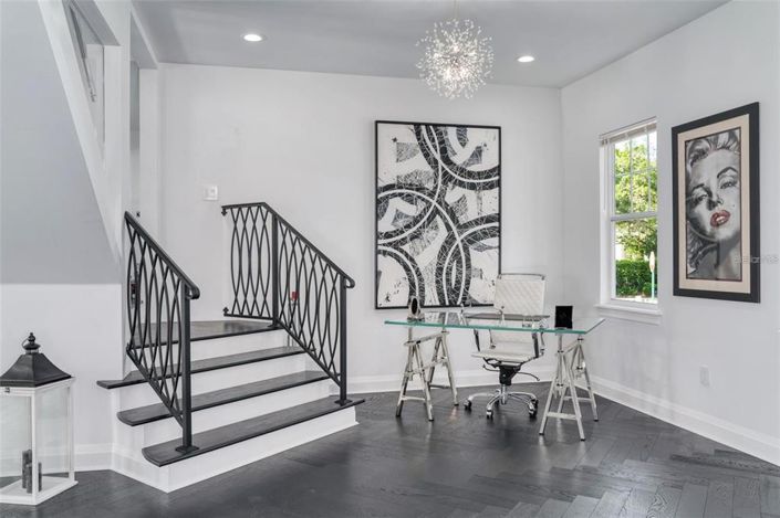 Image No.8-5 Bed House for sale