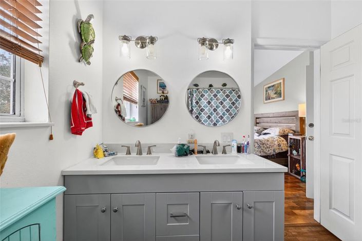 Image No.17-4 Bed House for sale