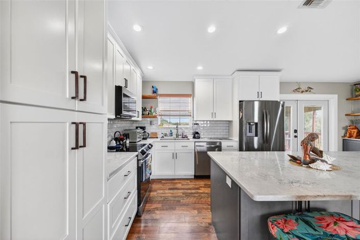 Image No.8-4 Bed House for sale