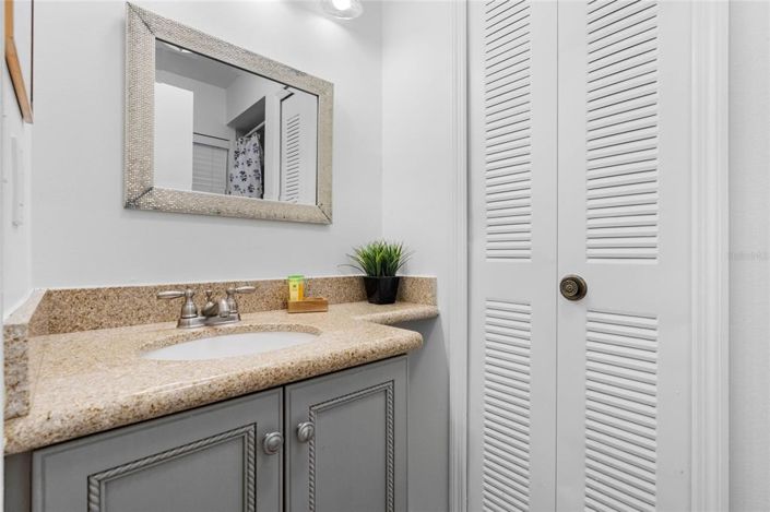 Image No.11-2 Bed Townhouse for sale