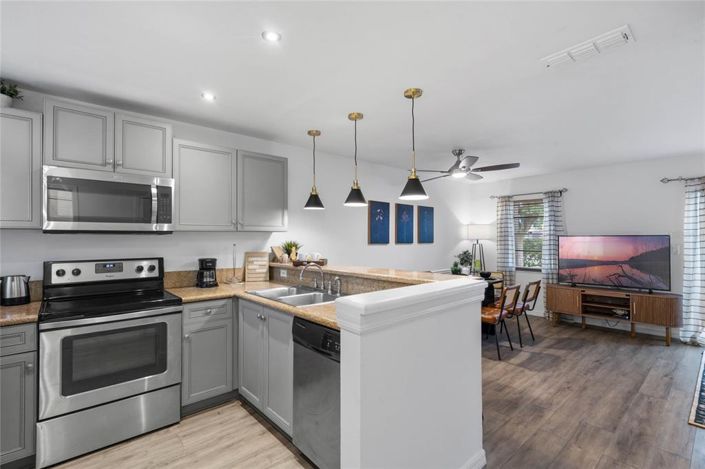 Image No.21-2 Bed Townhouse for sale