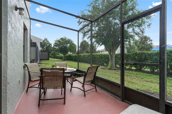 Image No.23-2 Bed Townhouse for sale