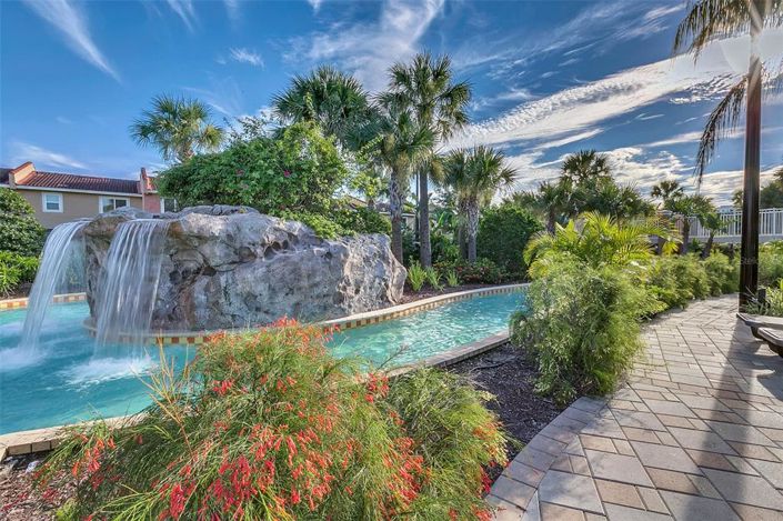 Image No.39-2 Bed Townhouse for sale