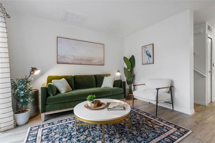 Image No.4-2 Bed Townhouse for sale