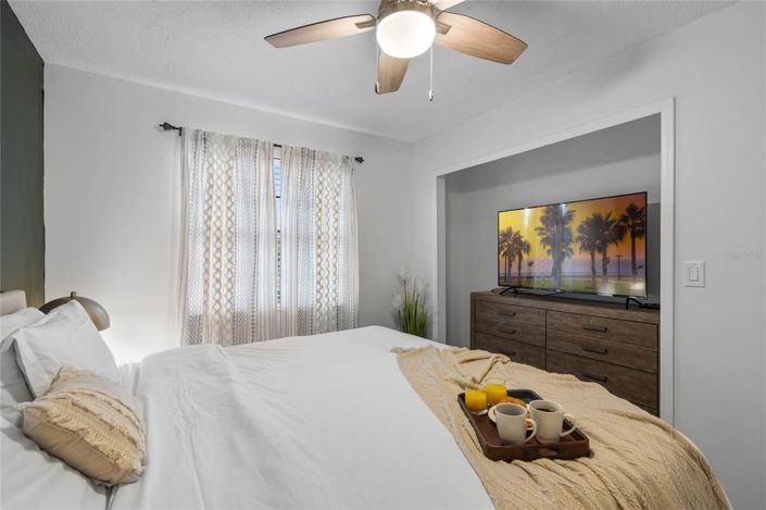 Image No.9-2 Bed Townhouse for sale