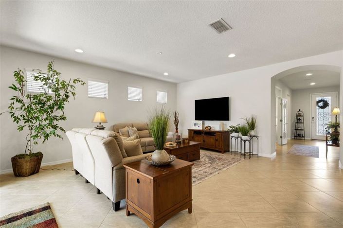 Image No.17-3 Bed House for sale