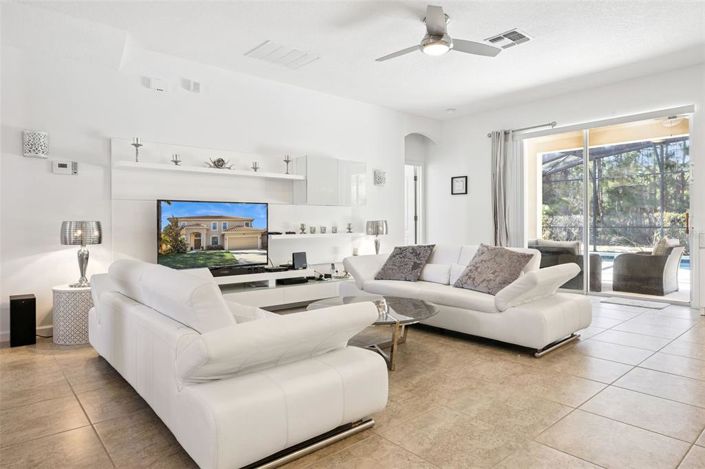 Image No.6-5 Bed House for sale