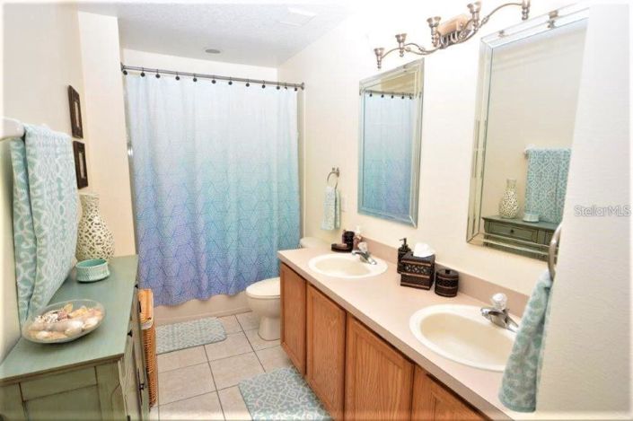 Image No.26-5 Bed House for sale