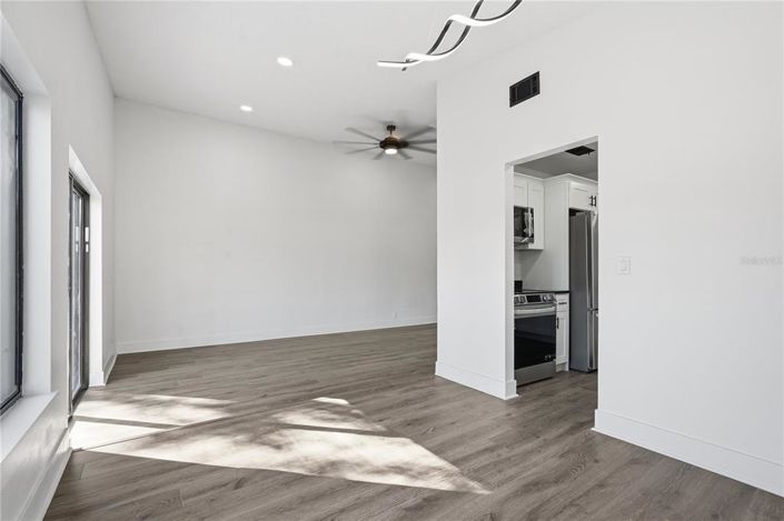 Image No.14-4 Bed House for sale