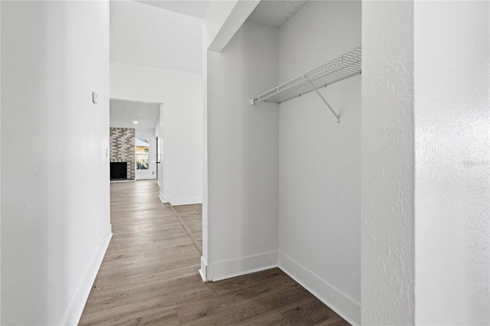 Image No.18-4 Bed House for sale