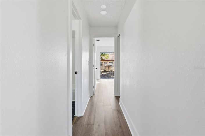 Image No.19-4 Bed House for sale