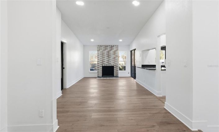 Image No.24-4 Bed House for sale