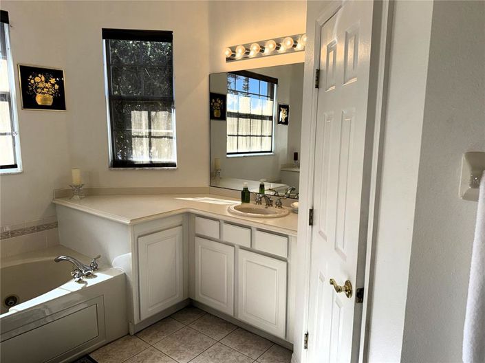 Image No.51-3 Bed House for sale