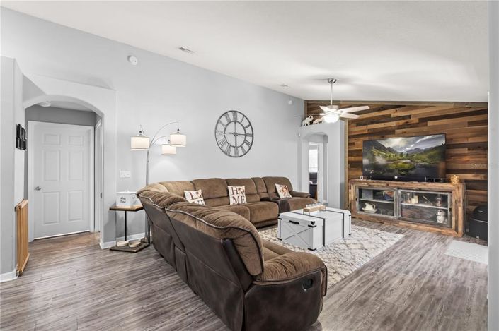 Image No.14-4 Bed House for sale