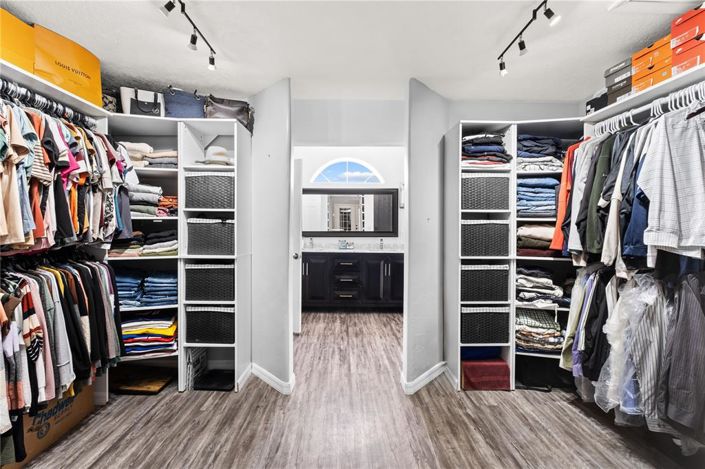 Image No.26-4 Bed House for sale