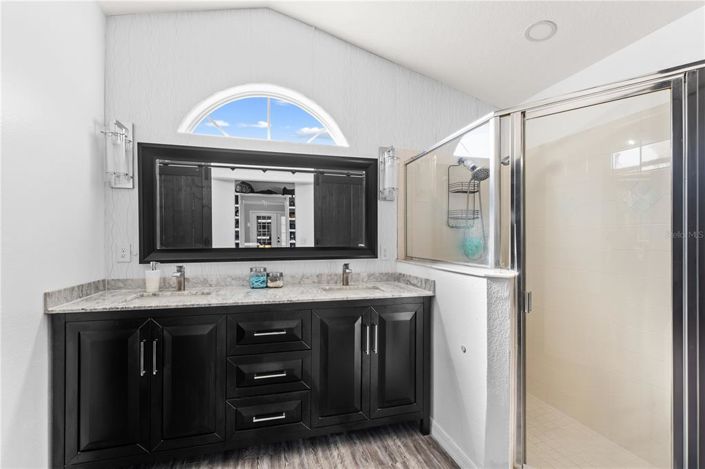 Image No.27-4 Bed House for sale