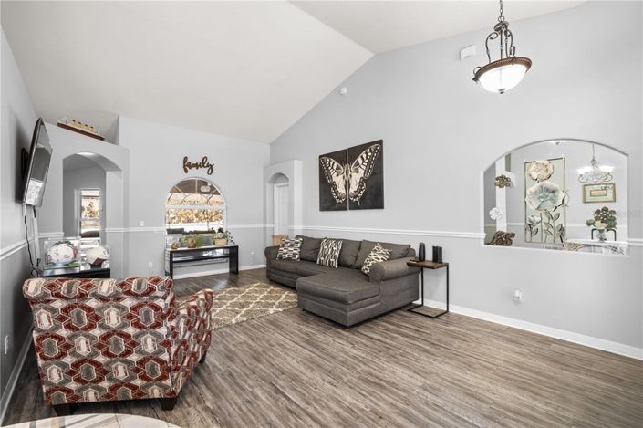 Image No.9-4 Bed House for sale