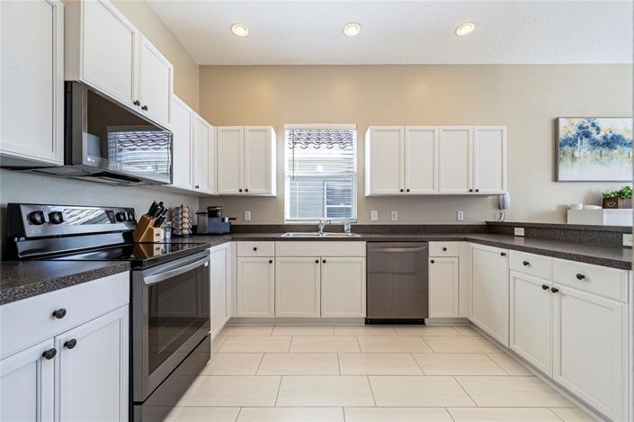 Image No.12-4 Bed House for sale