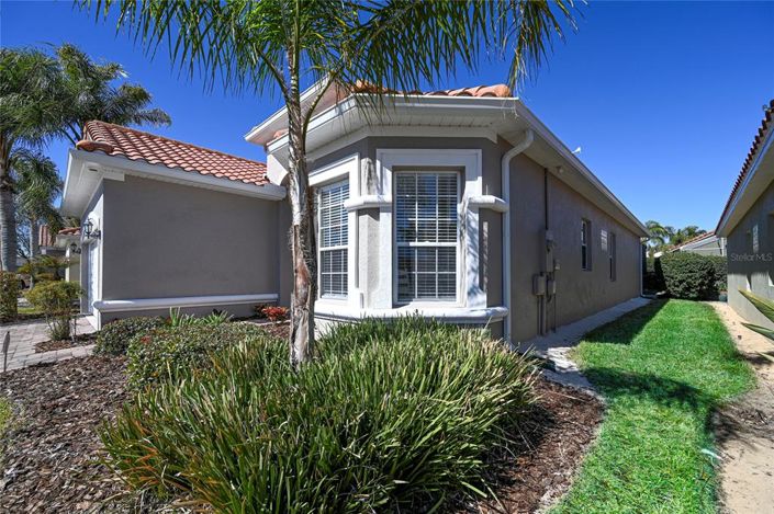 Image No.6-4 Bed House for sale