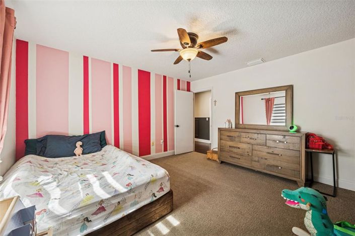 Image No.19-4 Bed House for sale