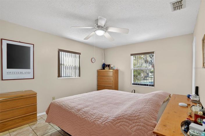 Image No.9-3 Bed House for sale