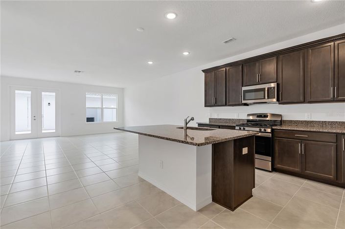 Image No.2-Maison de ville de 3 chambres à vendre à Saint John